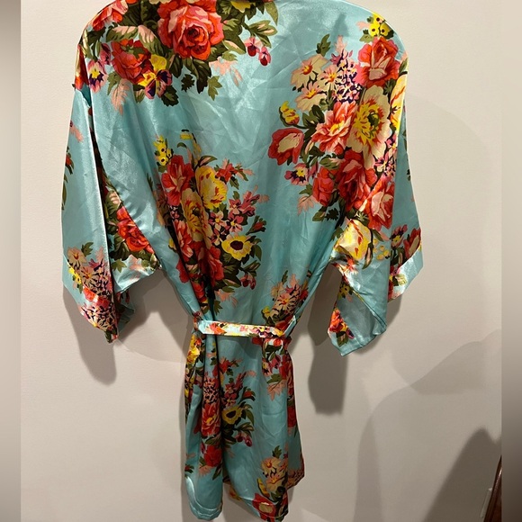Beautiful Floral Ms. Lovey Kimono Tie Waist Robe With Pockets Size XS/S - Picture 8 of 10
